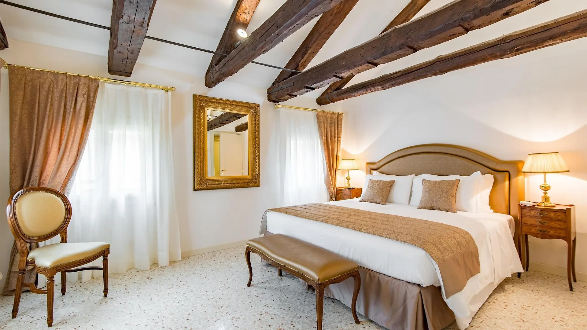San Teodoro Palace - Luxury Apartments  Venice