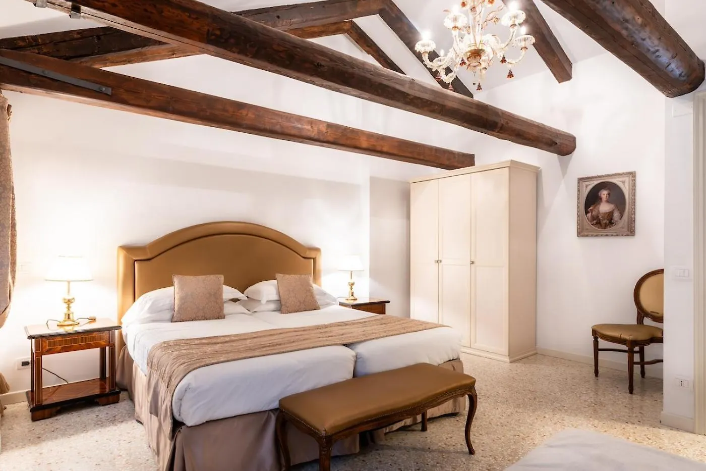 San Teodoro Palace - Luxury Apartments
