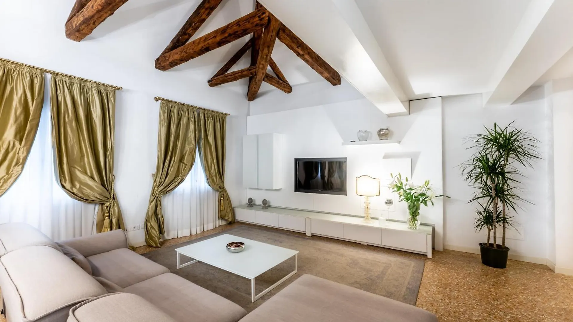 San Teodoro Palace - Luxury Apartments  Venice