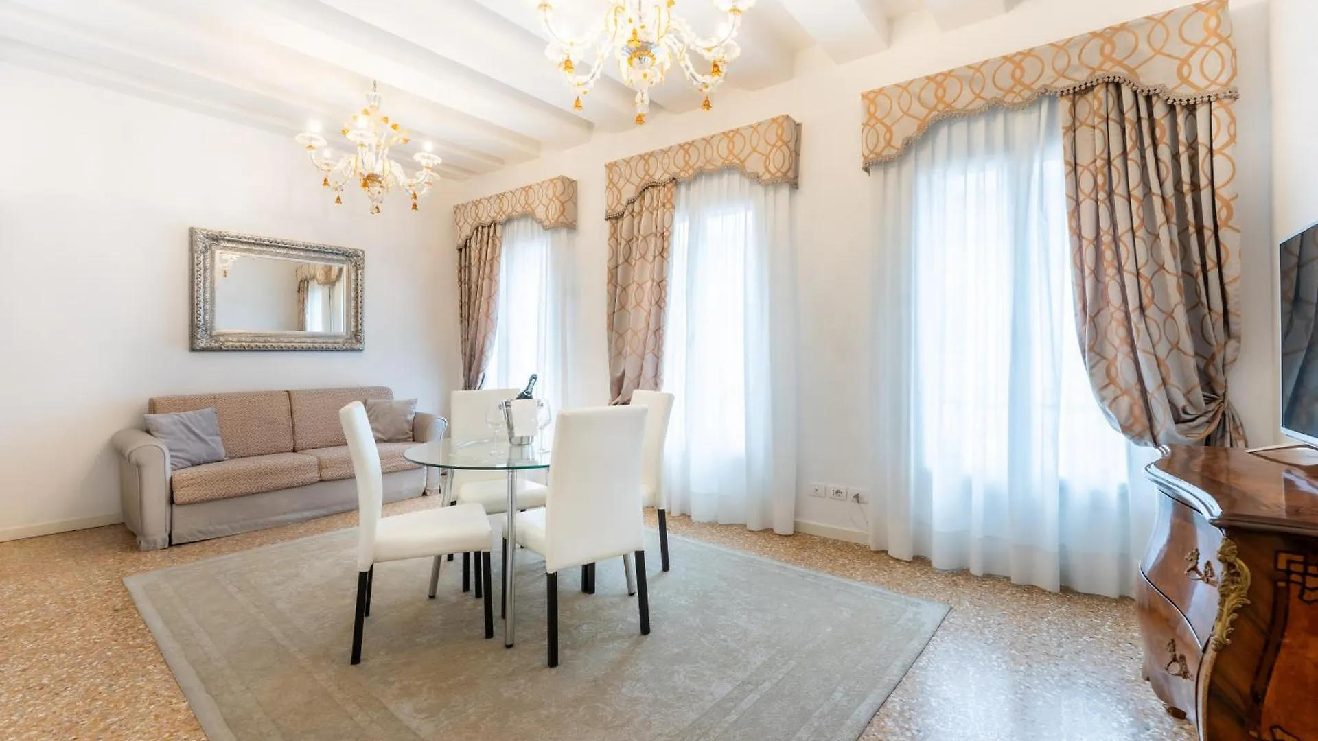 San Teodoro Palace - Luxury Apartments
