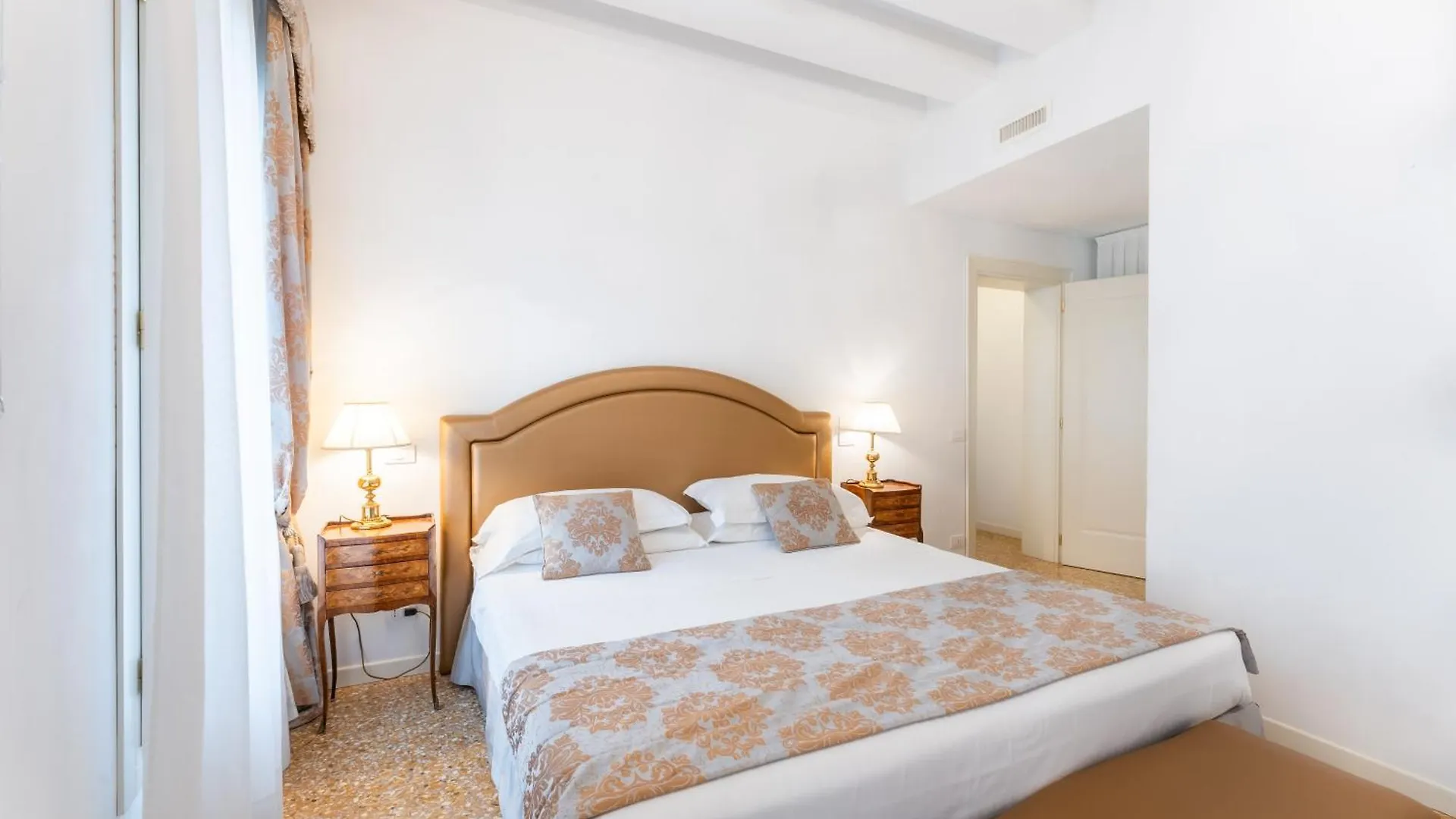 San Teodoro Palace - Luxury Apartments Venedig 0*,  Italien