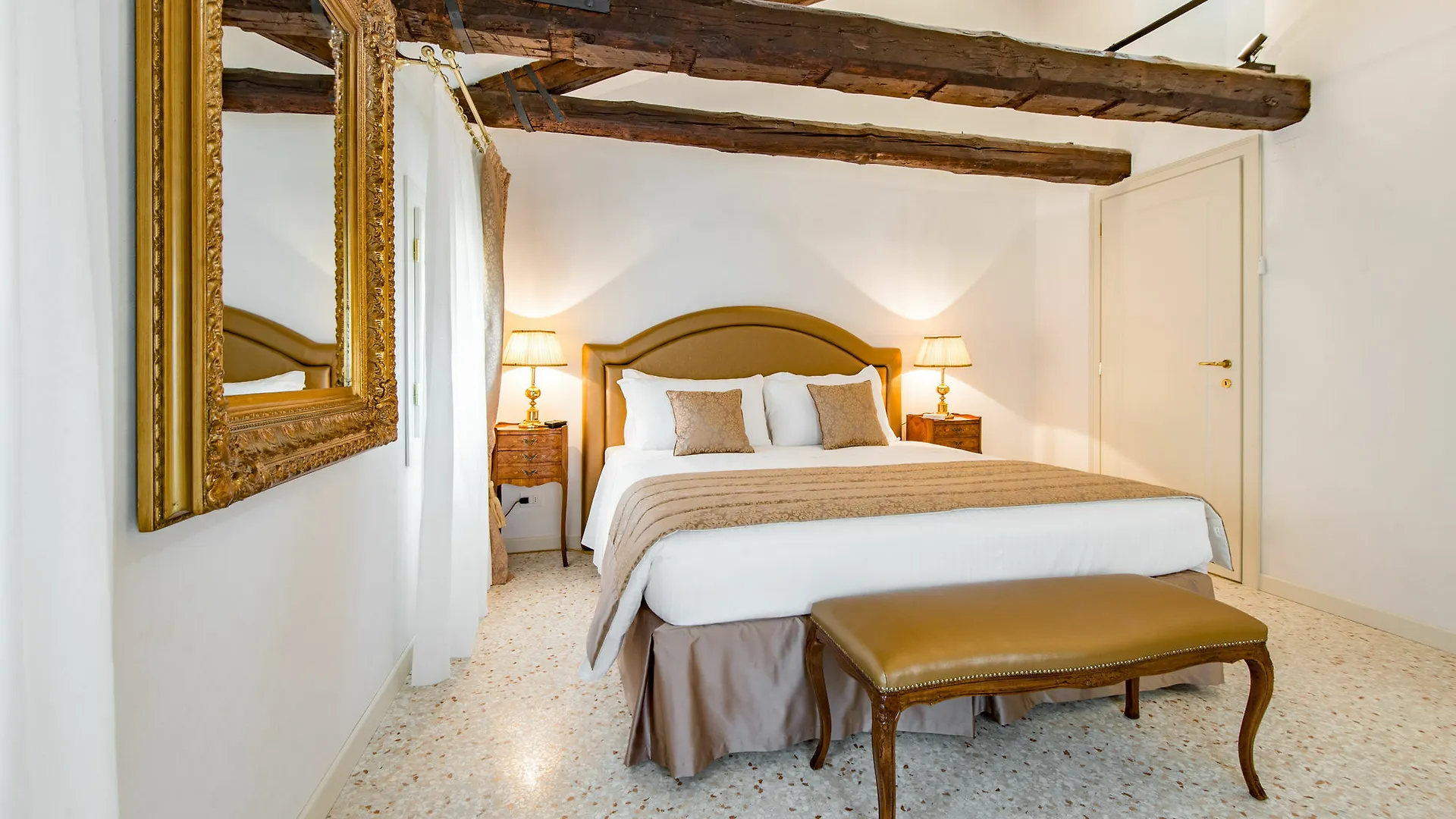 San Teodoro Palace - Luxury Apartments