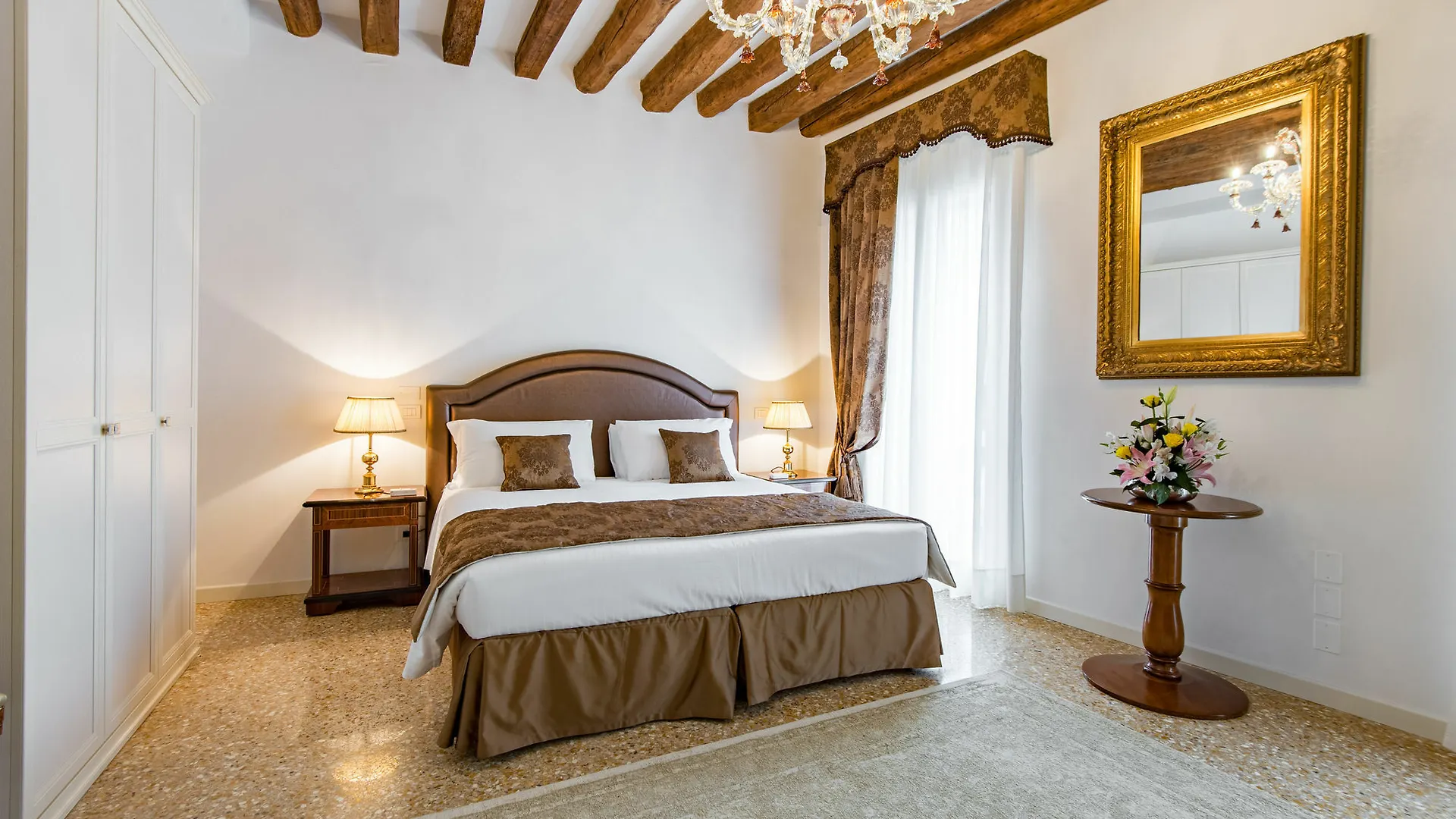 San Teodoro Palace - Luxury Apartments