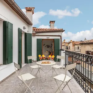 La Bricola Terrace Venice